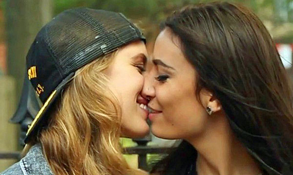 Lesbian Teen Kissing Make Out 83